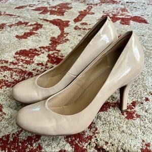Kelly & Katie Isabel Nude Patent Pumps